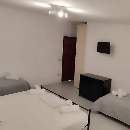 Family & Friends - 2 - Second Floor - Shared Bathroom * Galtellì