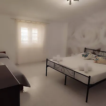 Сasa de vacaciones Family & Friends - 2 - Second Floor - Shared Bathroom *