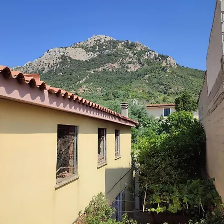 Family&friends 4 - Valley View - Sleeps 4 - Panoramic Views Large - Minutes From The Sea & - No Aircon & Shared Bathroom *